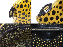Load image into Gallery viewer, LOUIS VUITTON ルイヴィトン 草間彌生 ロックイットMM ジョーヌ M91398 モノグラムヴェルニ ドットインフィニティ 美品 中古 4b005151