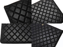 Load image into Gallery viewer, CHANEL シャネル クラッチバッグ ポーチ マトラッセ キルティング 20番台 A82045 レザー ブラック 美品 中古 4b005152
