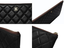Load image into Gallery viewer, CHANEL シャネル クラッチバッグ ポーチ マトラッセ キルティング 20番台 A82045 レザー ブラック 美品 中古 4b005152