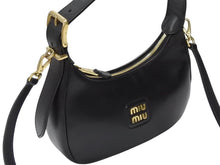 Load image into Gallery viewer, 極美品 MIUMIU ミュウミュウ ショルダーバッグ ハンドバッグ ホーボー 2way 5BC161 レザー ブラック ゴールド金具 中古 4b005170