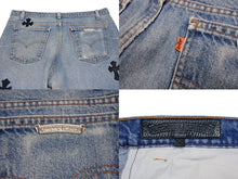 Load image into Gallery viewer, 新品未使用 CHROME HEARTS クロムハーツ × LEVI'S リーバイス セメタリークロスパッチ デニムパンツ ジーンズ サイズ36 ブルー 中古 4b005237