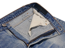 Load image into Gallery viewer, 新品未使用 CHROME HEARTS クロムハーツ × LEVI'S リーバイス セメタリークロスパッチ デニムパンツ ジーンズ サイズ36 ブルー 中古 4b005237