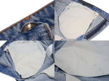 Load image into Gallery viewer, 新品未使用 CHROME HEARTS クロムハーツ × LEVI'S リーバイス セメタリークロスパッチ デニムパンツ ジーンズ サイズ36 ブルー 中古 4b005237