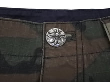 Load image into Gallery viewer, 新品未使用 CHROME HEARTS クロムハーツ Devil Dog Shorts デビルドッグショーツ サイズ33 CHクロスパッチ カモフラ 中古 4b003719