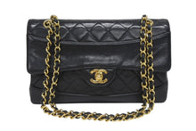 Load image into Gallery viewer, 極美品 CHANEL シャネル マトラッセ24 Sフラップ Wチェーンショルダーバッグ 1番台 ココマーク ラムスキン ブラック 中古 4b005245