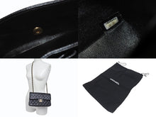 Load image into Gallery viewer, 極美品 CHANEL シャネル マトラッセ23 Wフラップ Wチェーン ショルダーバッグ 7番台 キャビアスキン ココマーク ブラック ゴールド金具 中古 4b005256