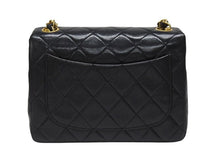 Load image into Gallery viewer, 極美品 CHANEL シャネル ミニマトラッセ 17 チェーンショルダーバッグ 1番台 ラムスキン ココマーク ブラック ゴールド金具 中古 4b005257