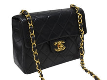 Load image into Gallery viewer, 極美品 CHANEL シャネル ミニマトラッセ 17 チェーンショルダーバッグ 1番台 ラムスキン ココマーク ブラック ゴールド金具 中古 4b005257