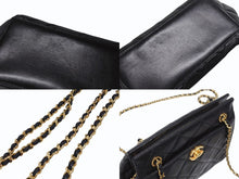 Load image into Gallery viewer, CHANEL シャネル Wチェーンショルダーバッグ 4番台 ココマーク ラムスキン ブラック ターンロックチャーム ゴールド金具 美品 中古 4b005258s