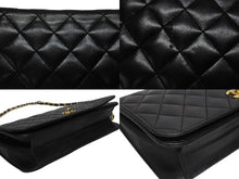Load image into Gallery viewer, CHANEL シャネル ターンロック チェーンショルダーバッグ 12番台 ココマーク ラムスキン ブラック ゴールド金具 美品 中古 4b005259