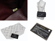 Load image into Gallery viewer, 極美品 CHANEL シャネル マトラッセ25 Wフラップ チェーンショルダーバッグ 23番台 キャビアスキン ブラック ゴールド金具 中古 4b005265