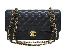Load image into Gallery viewer, 極美品 CHANEL シャネル マトラッセ25 Wフラップ チェーンショルダーバッグ 23番台 キャビアスキン ブラック ゴールド金具 中古 4b005265