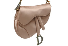 画像をギャラリービューアに読み込む, 極美品 CHRISTIAN DIOR クリスチャンディオール サドル ソフトバッグ M0465CBUW M59M 2025SS サテン ラインストーン ピンク 中古 4b005337