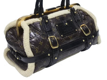 Load image into Gallery viewer, LOUIS VUITTON ルイヴィトン モノグラムシアリング ストーム ハンドバッグ マロン M95574 パテントレザー シープスキン 良品 中古 4b005340