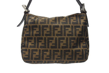 画像をギャラリービューアに読み込む, 極美品 FENDI フェンディ マンマバケット ワンショルダーバッグ 26426 ズッカ柄 縦長 シルバー金具 中古 4b005345