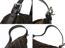 画像をギャラリービューアに読み込む, 極美品 FENDI フェンディ マンマバケット ワンショルダーバッグ 26426 ズッカ柄 縦長 シルバー金具 中古 4b005345