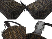 画像をギャラリービューアに読み込む, 極美品 FENDI フェンディ マンマバケット ワンショルダーバッグ 26426 ズッカ柄 縦長 シルバー金具 中古 4b005345