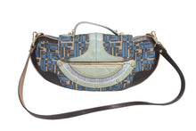 画像をギャラリービューアに読み込む, FENDI フェンディ ハンドバッグ 2WAY ショルダーバッグ キャンバス レザー ブルー ゴールド金具 良品 中古 4b005346