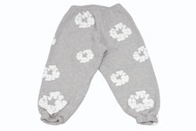 Load image into Gallery viewer, 新品同様 DENIM TEARS デニムティアーズ スウェットパンツ コットンリース プリント キッズ用 RN162838 グレー コットン サイズ4Y 中古 4b005357