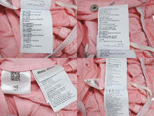 Load image into Gallery viewer, 極美品 MIUMIU ミュウミュウ デニムショーツ ショートパンツ MP1565 1Z7Y サイズ38 ピンク ロゴプリント 中古 4b005384