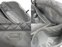 Load image into Gallery viewer, 新品同様 CHANEL シャネル ジャンボ マトラッセ ショルダーバッグ シルバー チェーンショルダー デカマト 中古 4b005394