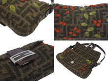 画像をギャラリービューアに読み込む, FENDI フェンディ ズッカ柄 マンマバケット ワンショルダーバッグ 木の実 フェルト レザー ブラウン シルバー金具 ロゴ 良品 中古 4b005397