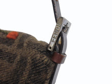 画像をギャラリービューアに読み込む, FENDI フェンディ ズッカ柄 マンマバケット ワンショルダーバッグ 木の実 フェルト レザー ブラウン シルバー金具 ロゴ 良品 中古 4b005397