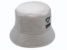 画像をギャラリービューアに読み込む, PRADA プラダ バケットハット 帽子 トライアングルロゴプレート 1HC137 ナイロン ホワイト ブラック サイズM 美品 中古 4b005418