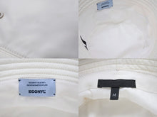 画像をギャラリービューアに読み込む, PRADA プラダ バケットハット 帽子 トライアングルロゴプレート 1HC137 ナイロン ホワイト ブラック サイズM 美品 中古 4b005418