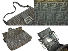 画像をギャラリービューアに読み込む, 極美品 FENDI フェンディ マンマバケット ワンショルダーバッグ 8BR600 ズッカ柄 キャンバス ラインストーン ラメ レザー 中古 4b005425