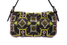 画像をギャラリービューアに読み込む, 極美品 FENDI フェンディ ビーズ刺繍 マンマバケット ハンドバッグ ブラック マルチカラー キャンバス ビーズ レザー ワンショルダー 26424 中古 4b005436