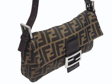 画像をギャラリービューアに読み込む, FENDI フェンディ ハンドバッグ ズッカ柄 マンマバケット ブラウン キャンバス レザー 26424 シルバー金具 美品 中古 4b005452