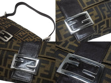 画像をギャラリービューアに読み込む, FENDI フェンディ ハンドバッグ ズッカ柄 マンマバケット ブラウン キャンバス レザー 26424 シルバー金具 美品 中古 4b005452