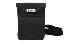 Load image into Gallery viewer, 極美品 エルメス HERMES アッカドPM W刻印 ワンショルダーバッグ ブラック トゴ 新型 シルバー金具 中古 4b005472