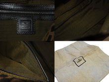 画像をギャラリービューアに読み込む, 極美品 FENDI フェンディ マンマバケット ワンショルダーバッグ 26325 ズッカ柄 キャンバス レザー ブラウン シルバー金具 中古 4b005475