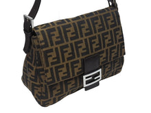 画像をギャラリービューアに読み込む, 極美品 FENDI フェンディ マンマバケット ワンショルダーバッグ 26325 ズッカ柄 キャンバス レザー ブラウン シルバー金具 中古 4b005475