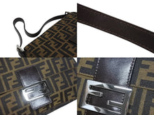 画像をギャラリービューアに読み込む, 極美品 FENDI フェンディ マンマバケット ワンショルダーバッグ 26325 ズッカ柄 キャンバス レザー ブラウン シルバー金具 中古 4b005475