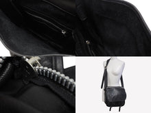 Load image into Gallery viewer, 極美品 CHROME HEARTS クロムハーツ メールバッグ ショルダーバッグ ガンスリンガー ダガージップ レザー シルバー925 ブラック 中古 4b005496