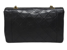 画像をギャラリービューアに読み込む, CHANEL シャネル マトラッセ25 ダイアナ Sフラップ Sチェーンショルダーバッグ 7番台 ココマーク ラムスキン ブラック 美品 中古 4b005549