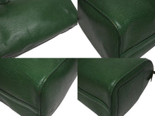 Load image into Gallery viewer, LOUIS VUITTON ルイヴィトン スピーディ30 ハンドバッグ M43004 カバン エピ グリーン レザー 美品 中古 4b005568