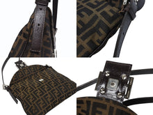 画像をギャラリービューアに読み込む, 極美品 FENDI フェンディ マンマバケット ワンショルダーバッグ ズッカ柄 キャンバス レザー ブラウン シルバー金具 美品 中古 4b005602