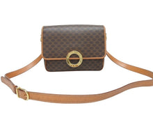 画像をギャラリービューアに読み込む, CELINE セリーヌ マカダム デカサークル金具 フラップ ショルダーバッグ M13 イタリア製 ブラウン ゴールド金具 美品 中古 4b005605