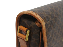 画像をギャラリービューアに読み込む, CELINE セリーヌ マカダム デカサークル金具 フラップ ショルダーバッグ M13 イタリア製 ブラウン ゴールド金具 美品 中古 4b005605