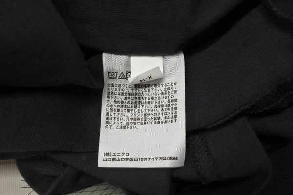 新品未使用 UNIQLO KAWS ユニクロ カウズ グラフィックＴシャツ 446311 コットン ダークグレイ サイズXL 中古 4b005649