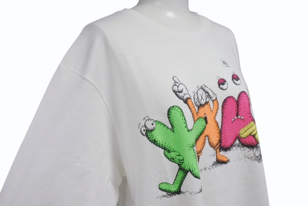 UNIQLO ユニクロ ｘ KAWS カウズ コラボ 半袖Tシャツ ホワイト サイズ XL 中古4b005650