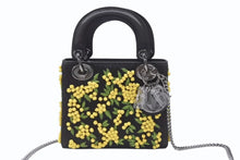 Load image into Gallery viewer, 新品未使用 Christian Dior クリスチャンディオール Lady Dior レディディオール スモール 2WAYバッグ 刺繍 サテン ブラック イエロー 中古 4b005678