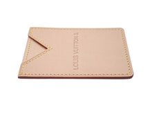 画像をギャラリービューアに読み込む, 新品未使用 LOUIS VUITTON ルイヴィトン ヴィヴィエンヌ ぺチュラ M80820 ベージュ カードケース 中古 4b005679