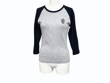 Load image into Gallery viewer, CHROME HEARTS クロムハーツ ラグラン長袖Tシャツ ONE SIZE ブラック グレー ダガー スクロールラベルロゴ アームロゴ 美品 中古 4b005687