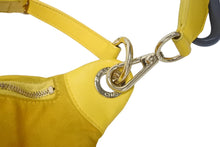 Load image into Gallery viewer, CHANEL Pharrell Williams シャネル ファレルウィリアムズ CCスリングバッグ カプセルコレクション 希少 イエロー ゴールド金具 美品 中古 4b005698