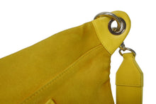 Load image into Gallery viewer, CHANEL Pharrell Williams シャネル ファレルウィリアムズ CCスリングバッグ カプセルコレクション 希少 イエロー ゴールド金具 美品 中古 4b005698